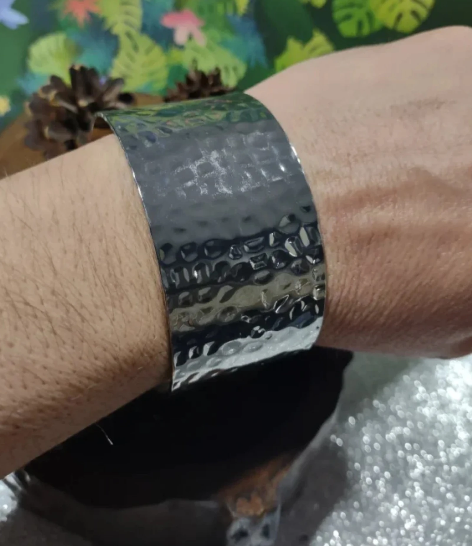 Brazalete plateado martillado